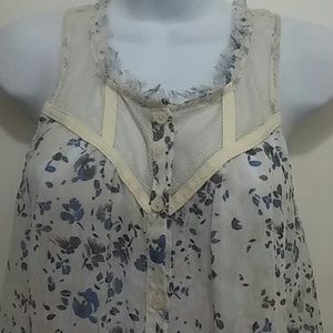 Size M sleeveless semi-sheer front button blouse